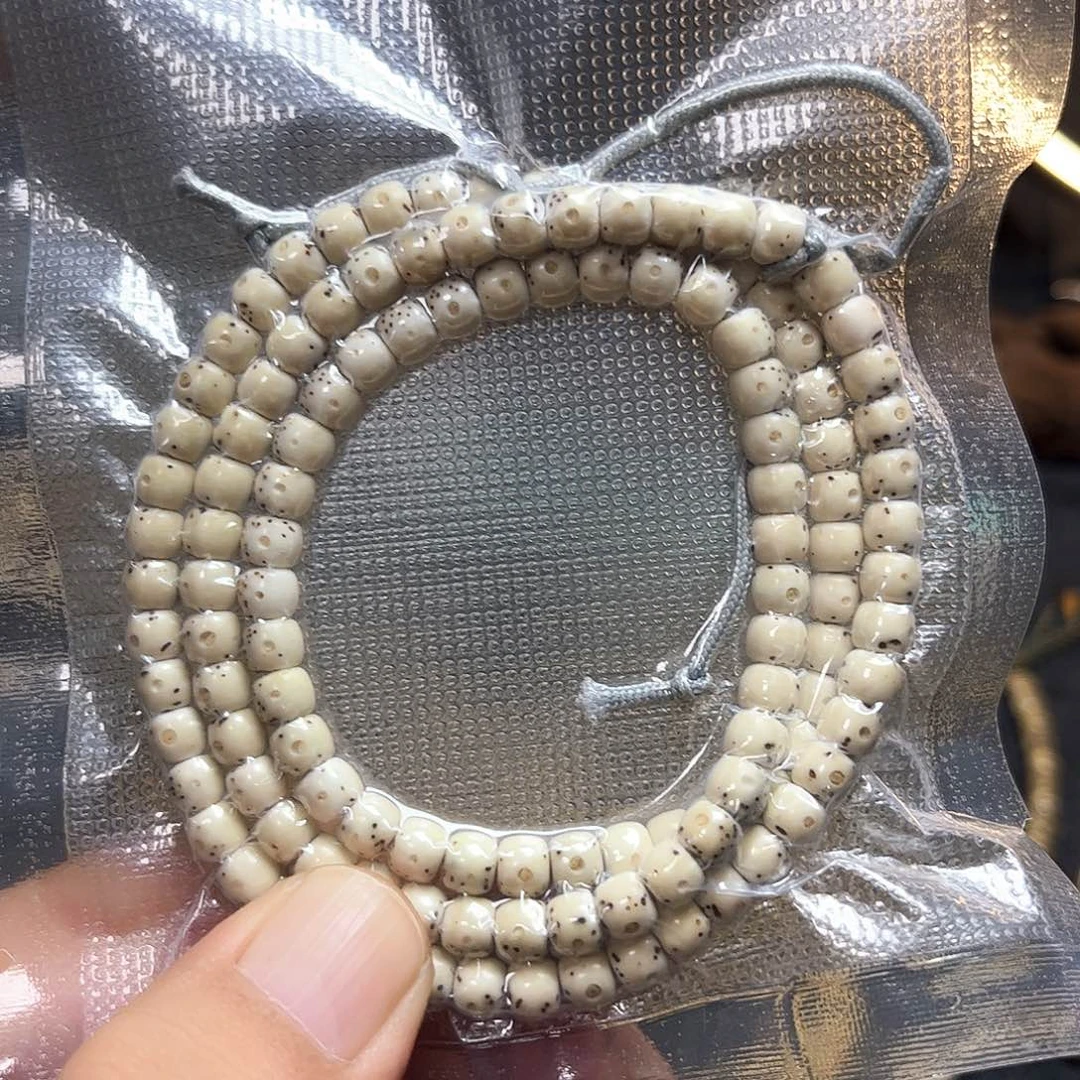把***吧木质非金属6✖️5半壁留白带月 石玉料108