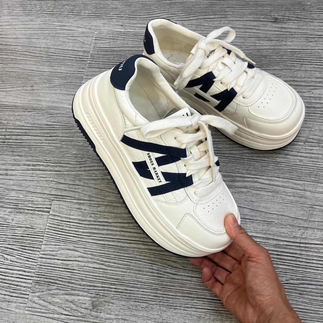 春秋季休闲板鞋小白鞋时尚厚底休闲板鞋增高潮流百搭女白色