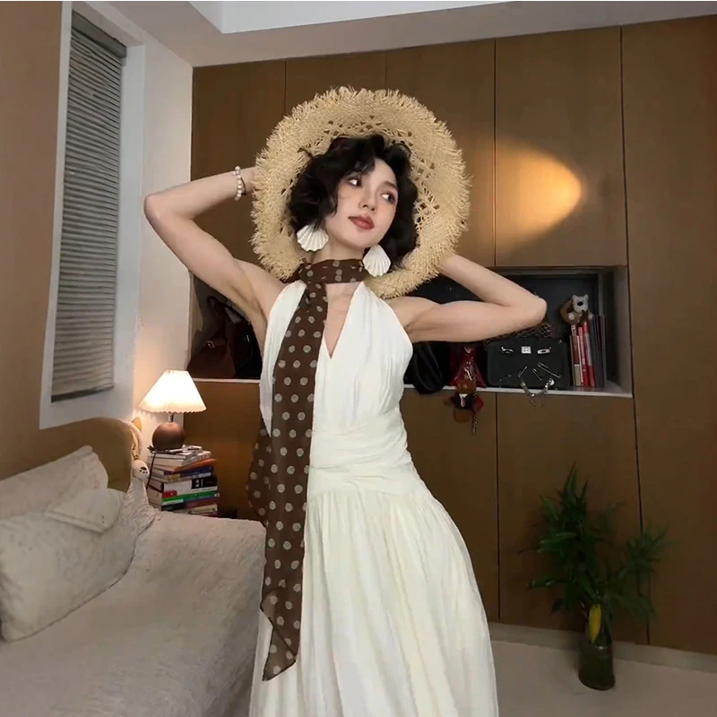 法式复古白色挂脖吊带连衣裙女2025春夏高级感女神范收腰显瘦长裙