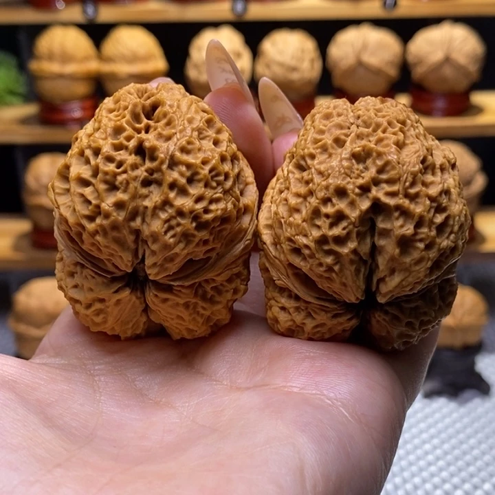 文玩核桃把件49尺78克九五至尊