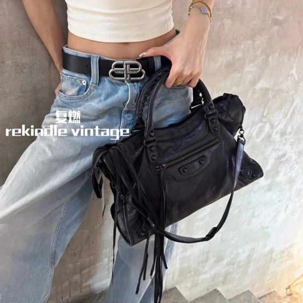 95新 Balenciaga/巴黎世家 复燃精选/黑色中号机车单肩包（缺镜子