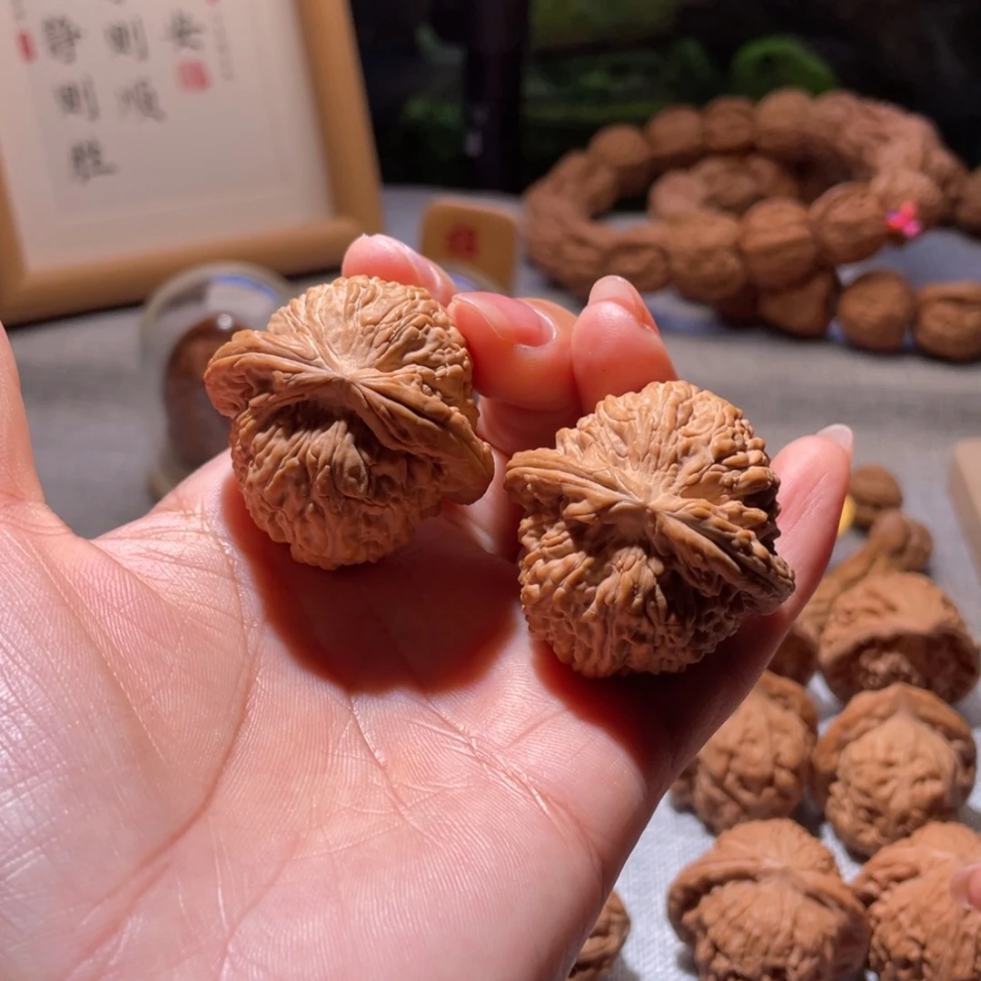 桃核把件全品白狮子