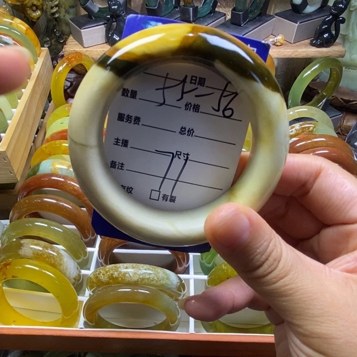 透闪石-蛇纹石玉未镶嵌手镯