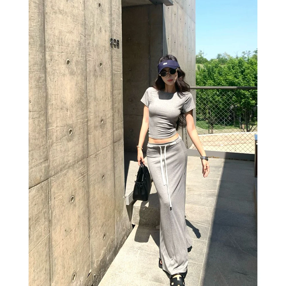 夏季新款灰色圆领修身短款T恤+纸片人高腰绑带半身长裙休闲套装女