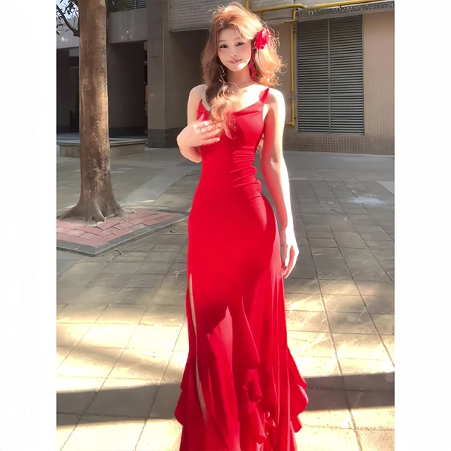 后妈裙辣妹风性感气质荷叶边不规则吊带连衣裙女春季新款小众设计