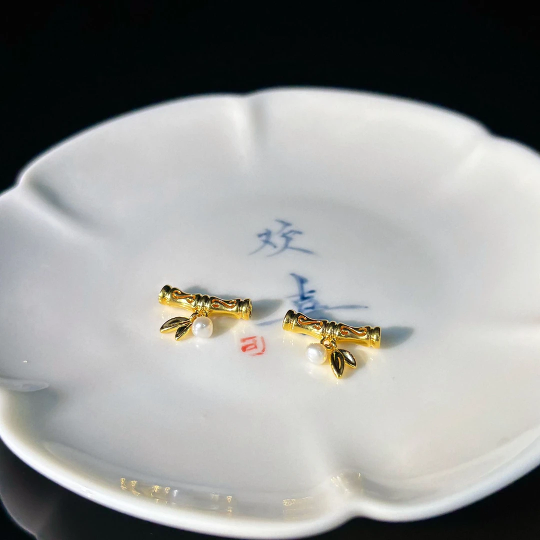 18k金  节节升高 竹节吊坠  3996  多样性发一件