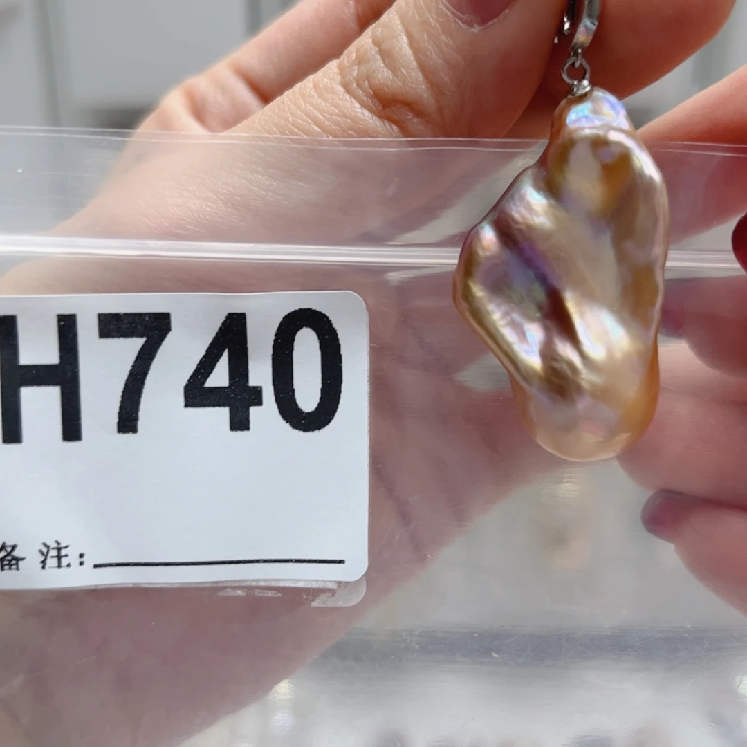 ****怪未镶嵌颈饰淡水珍珠