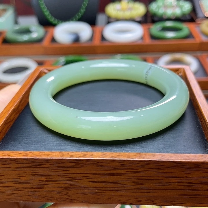 和田玉手镯57.4未镶嵌