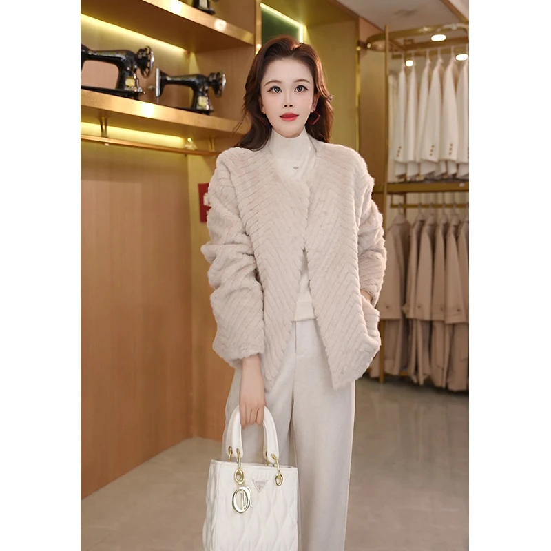 人造皮草 FANFAN W人字夹革皮草大衣女仿水貂外套圆领短款2306