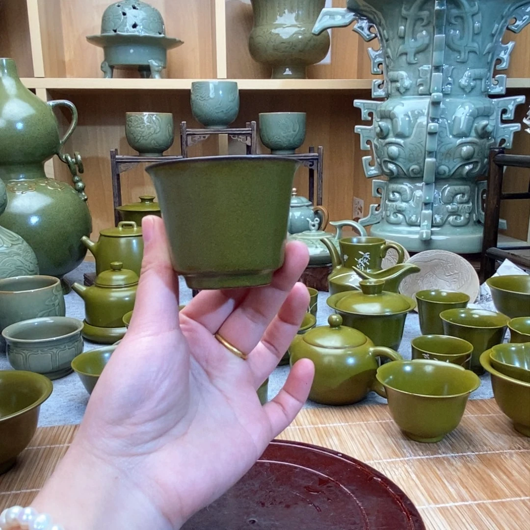 瓷片茶叶末釉马蹄杯