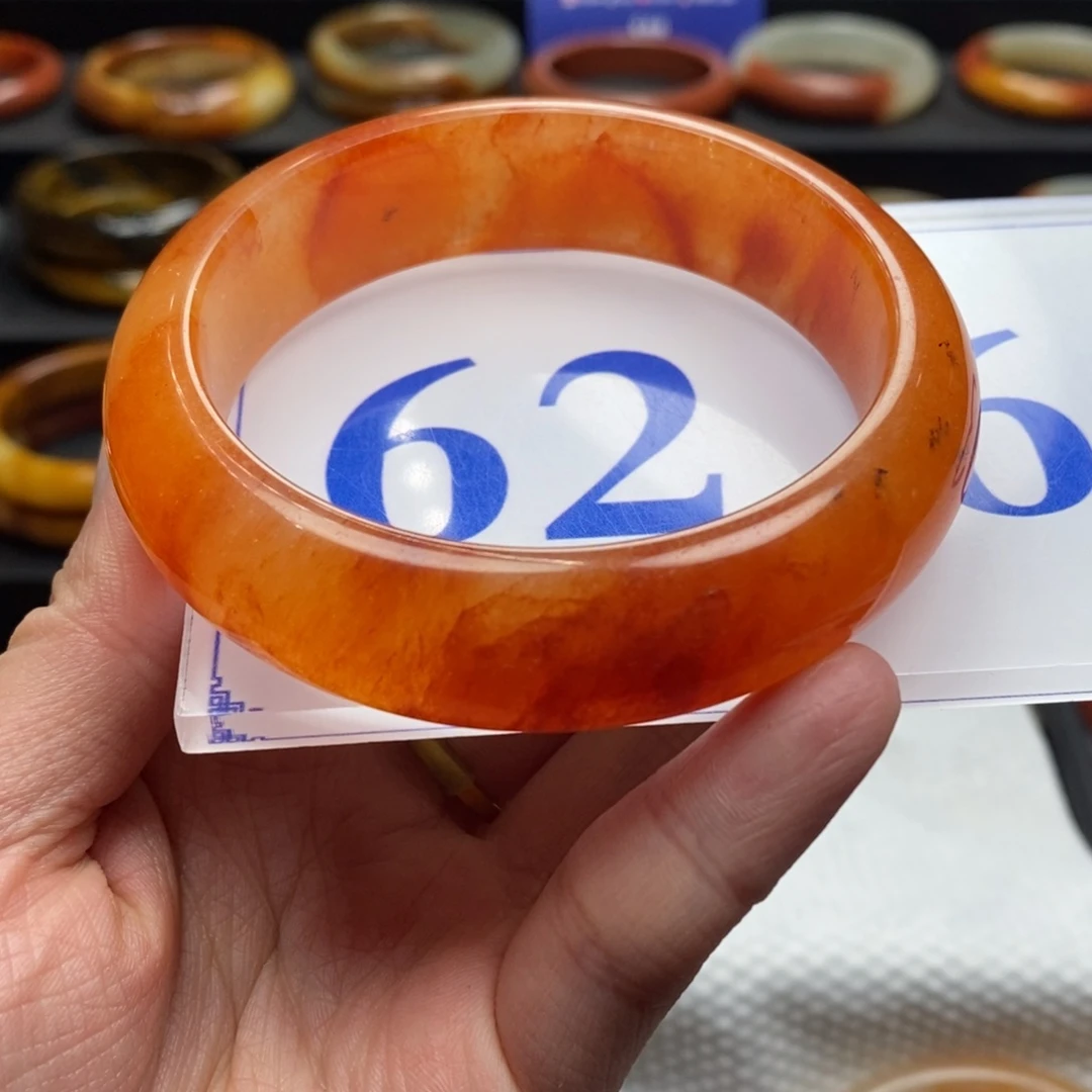 石英质玉（黄龙玉）手镯微瑕未镶嵌