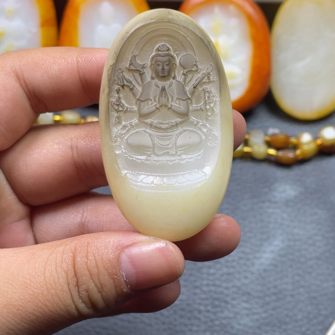 两***袄和田玉未镶嵌颈饰