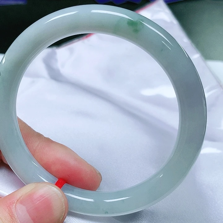 翡翠手镯（圆镯）未镶嵌翡翠手镯未镶嵌