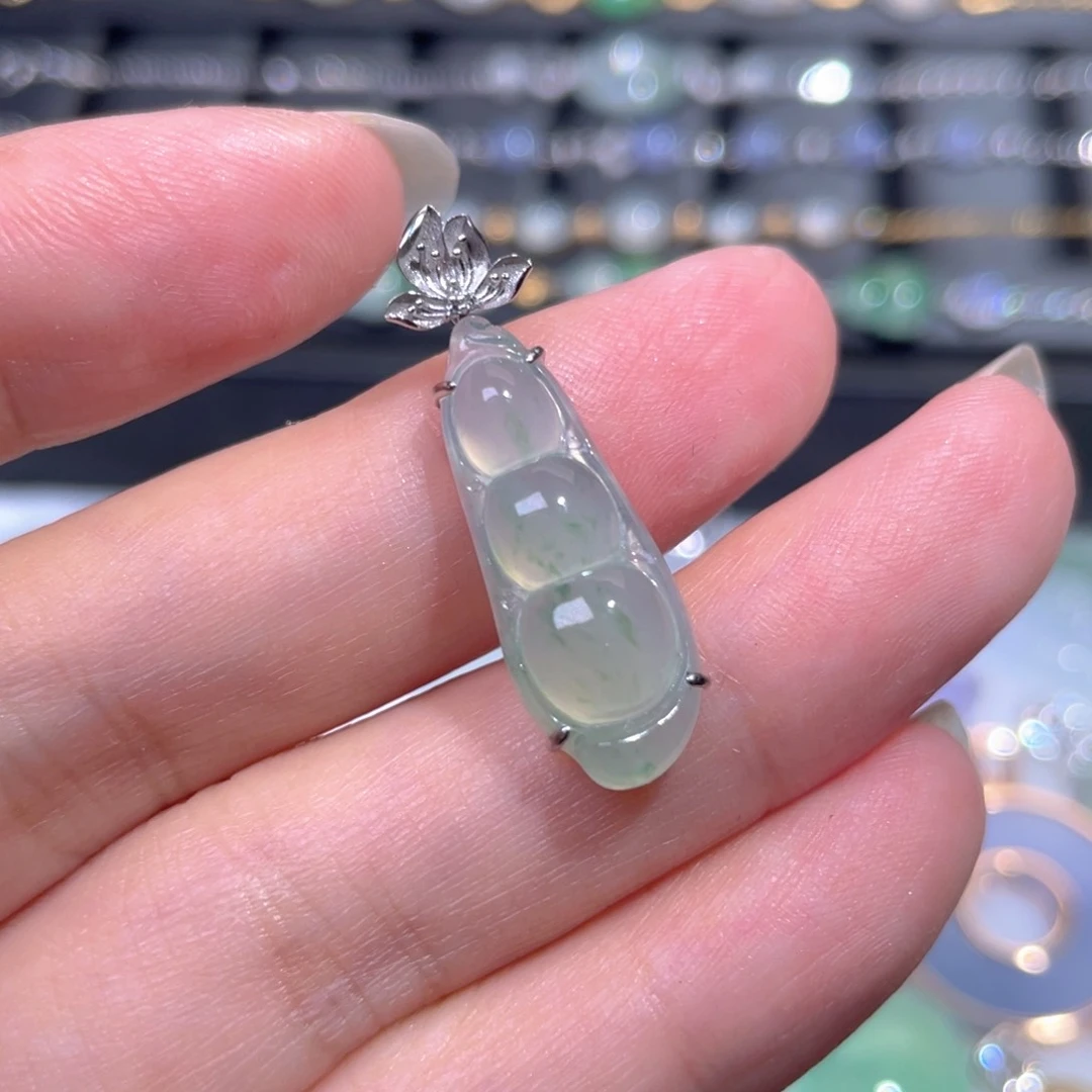 颈饰18K金镶嵌翡翠翡翠