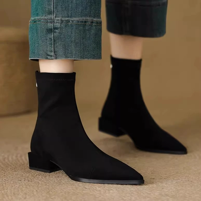 巨好看~法式复古弹力瘦瘦靴女款秋冬2025显瘦裸靴平底尖头小短靴
