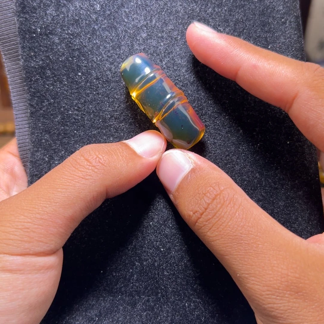 琥珀未镶嵌颈饰竹节