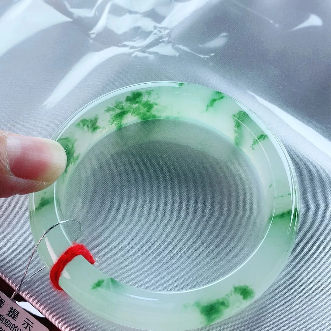 翡翠手镯未镶嵌53圈