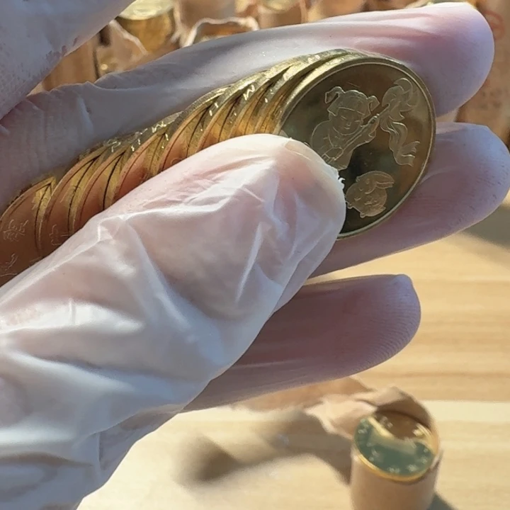 其他普通金属10枚，一轮兔币