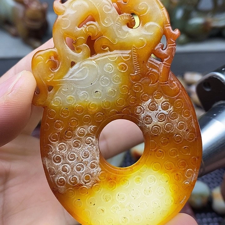 未镶嵌蛇纹石玉颈饰