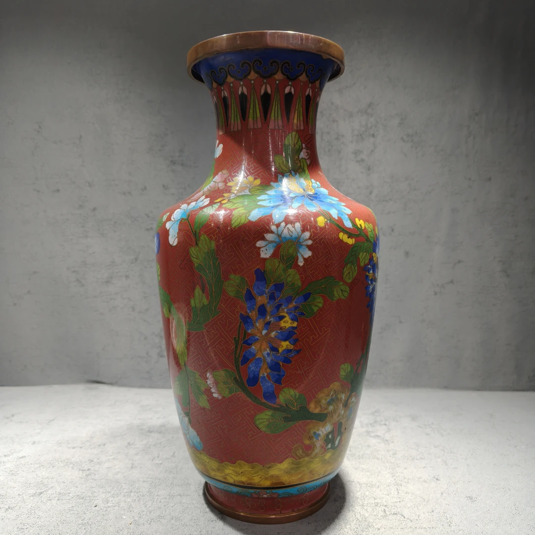 民国红地花卉景泰蓝瓶