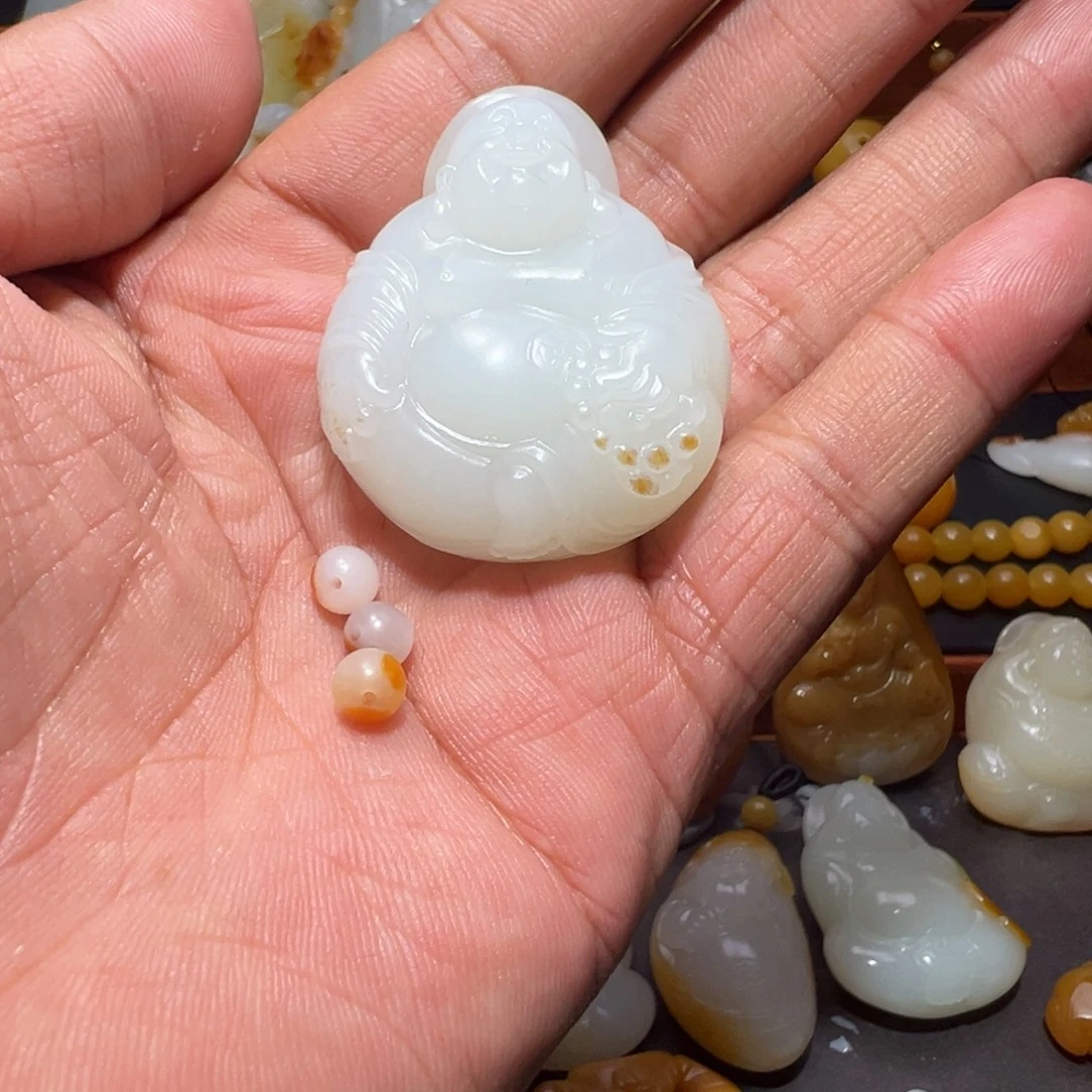 用***8和田玉未镶嵌颈饰