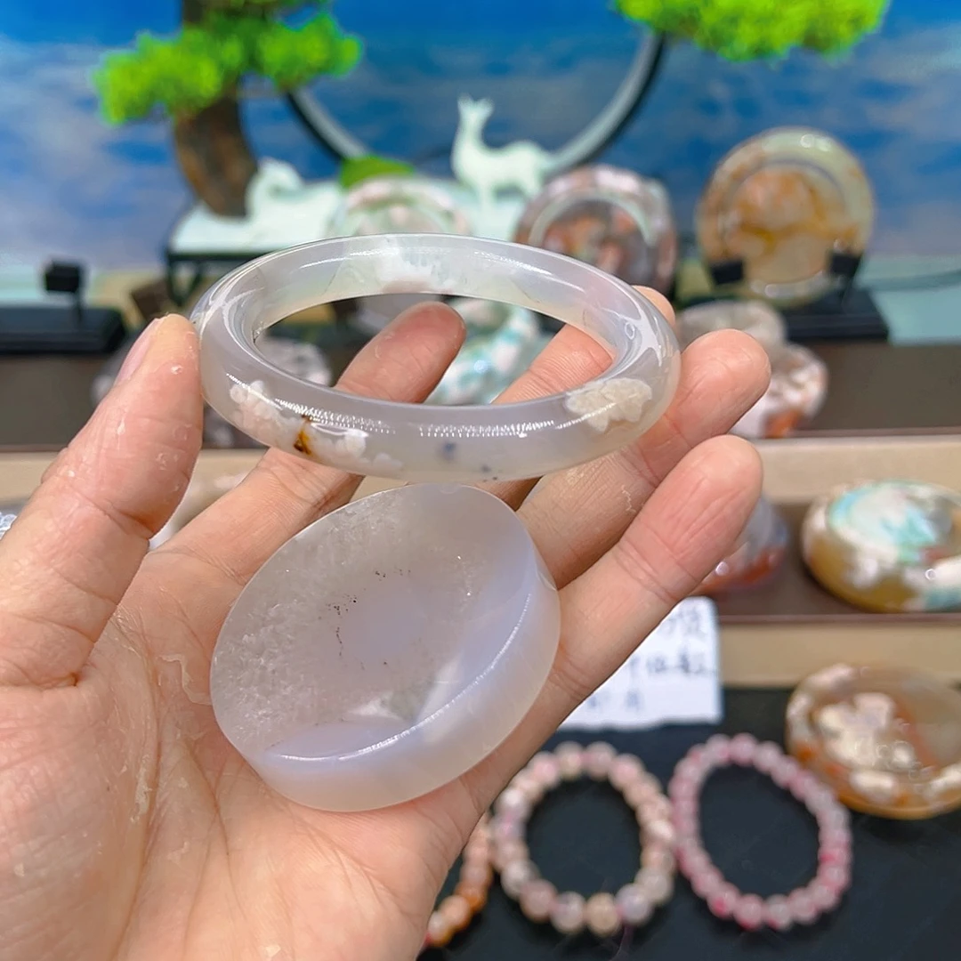 石英质玉手镯未镶嵌