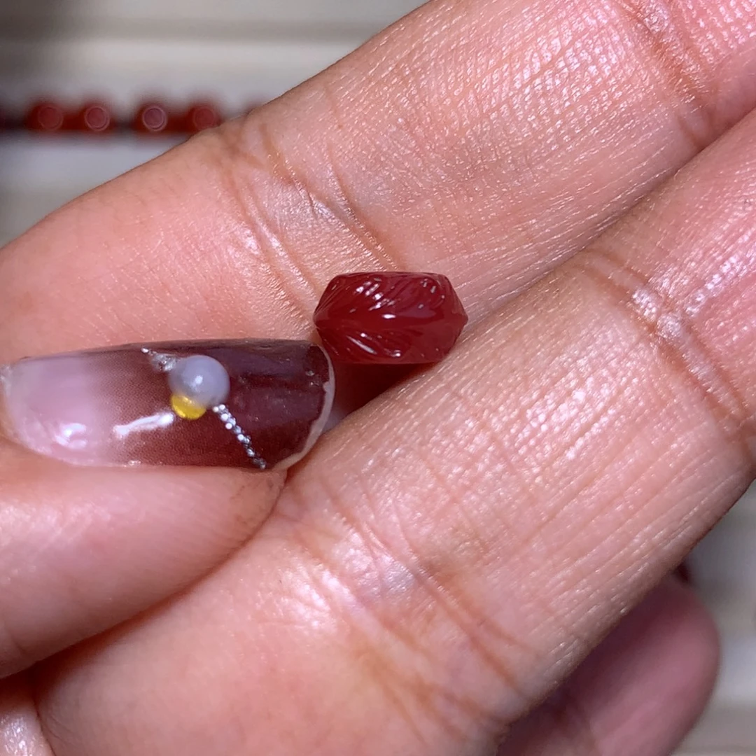 南红玛瑙未镶嵌羽毛扣8+瓦西牛血