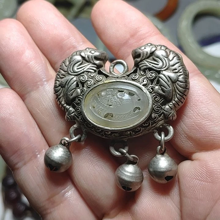 和田玉颈饰未镶嵌行*