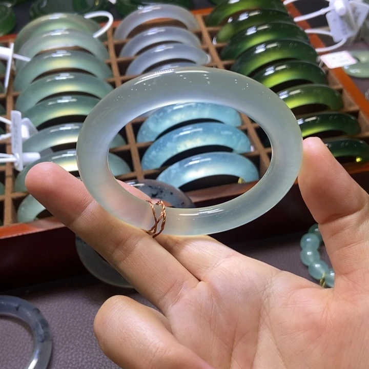 蛇纹石玉未镶嵌手镯57