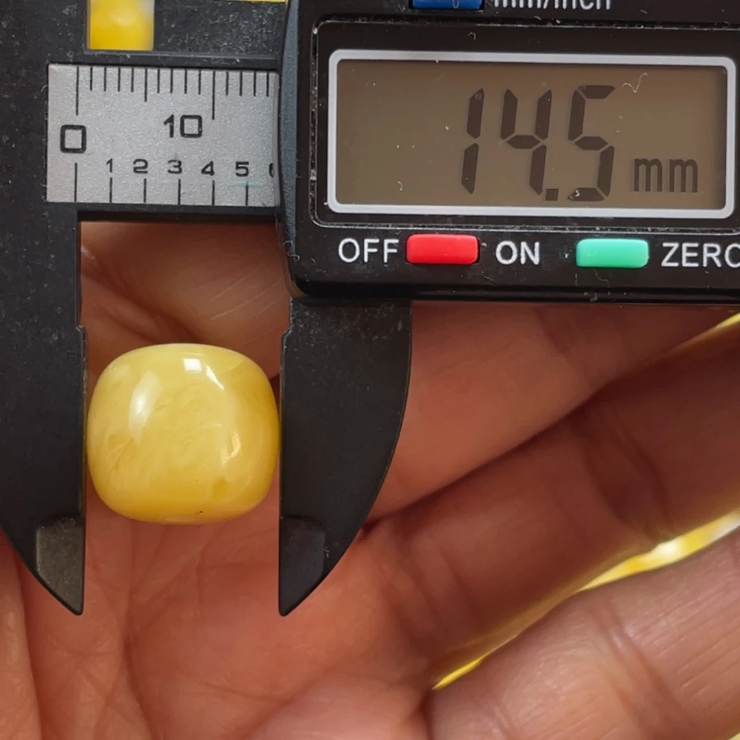 【闪购商品】裸石蜜蜡未镶嵌83杂