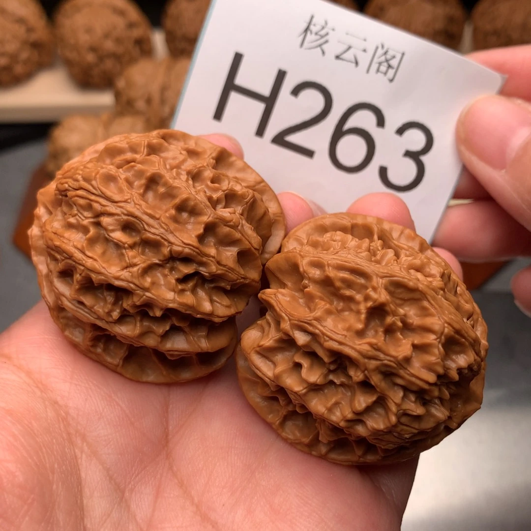 文玩核桃把件42全品红皮原桩苹果园