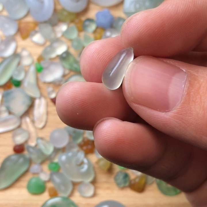 定制翡翠未镶嵌挂件