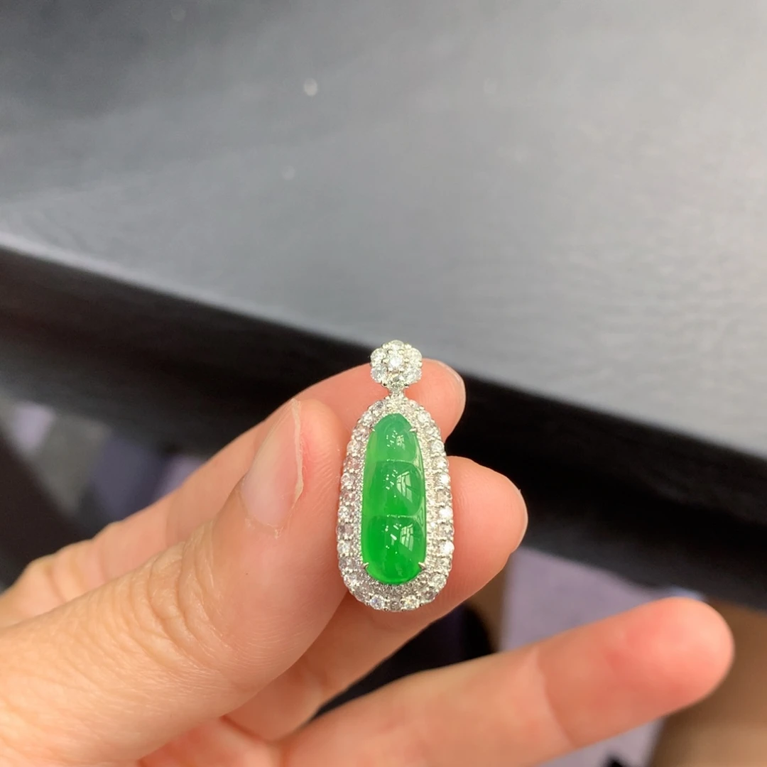 用***8翡翠18K金镶嵌吊坠(不含链)
