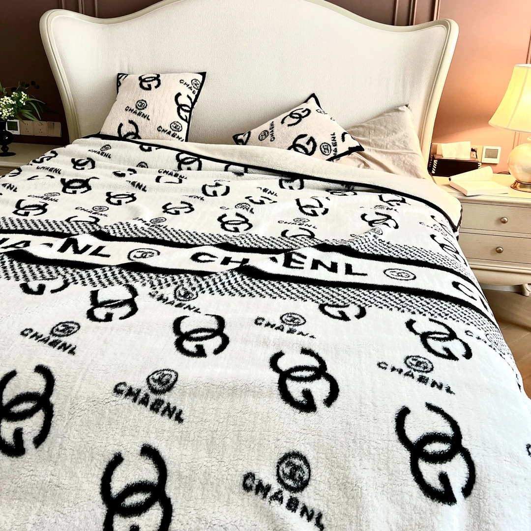 高端双层加厚小香绒毛毯毯子亲肤柔软卧室沙发多功能休闲毯睡毯