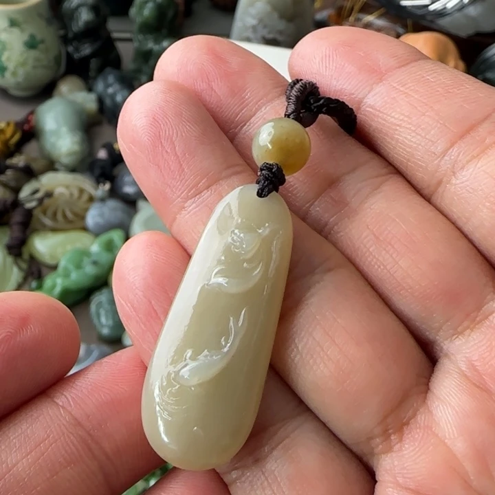 和田玉未镶嵌颈饰