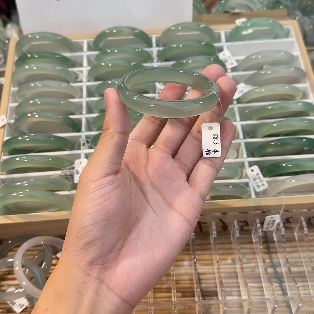 玛瑙/玉髓未镶嵌手镯没有售后圈口58.3
