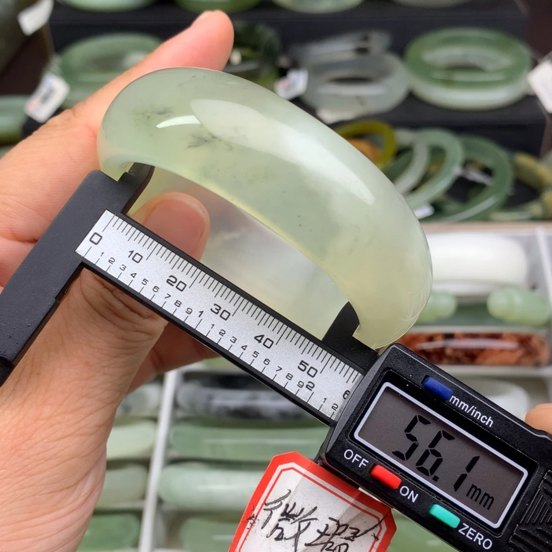 蛇纹石玉未镶嵌手镯714