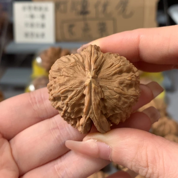 江***2文玩核桃吊坠异形单只，youxiaci