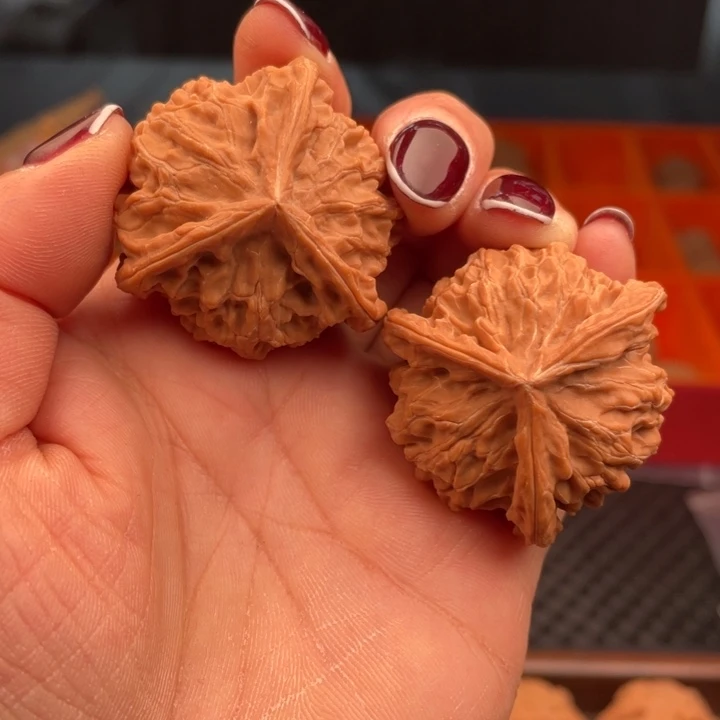 物***华吊坠文玩核桃三棱