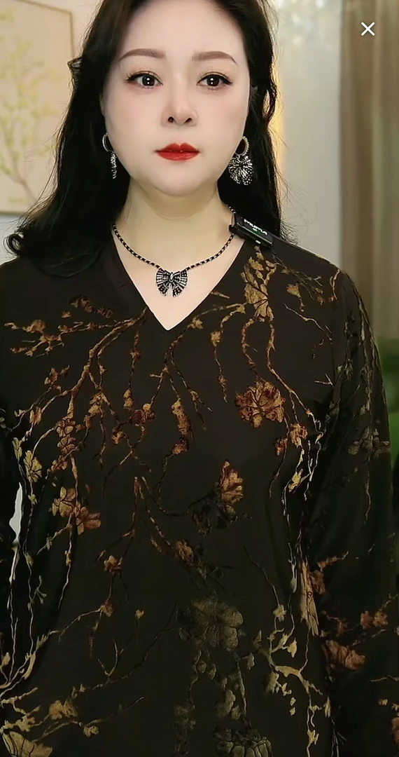 5613大码春秋V领小衫240斤水晶绒上衣碎花长袖渐变百搭