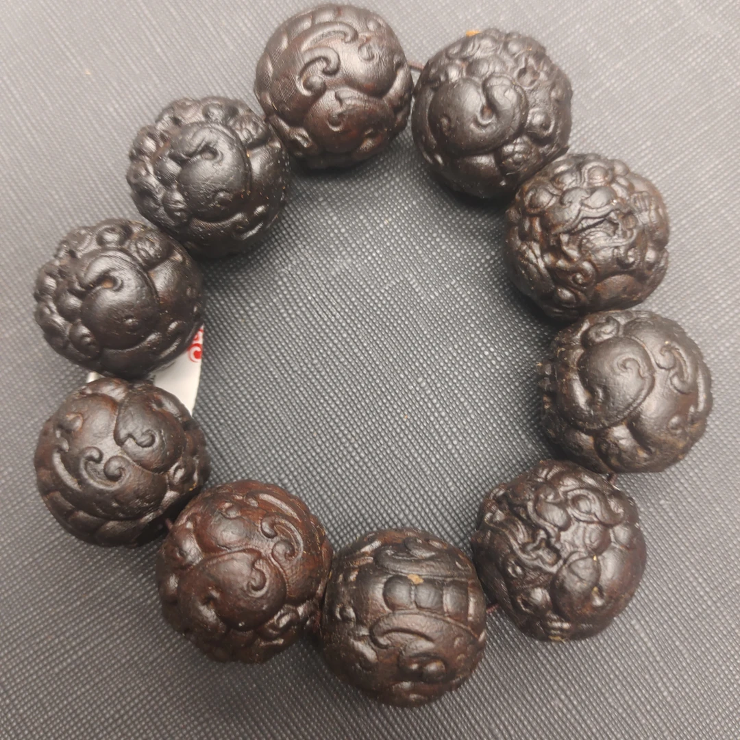 432沉木雕刻手串