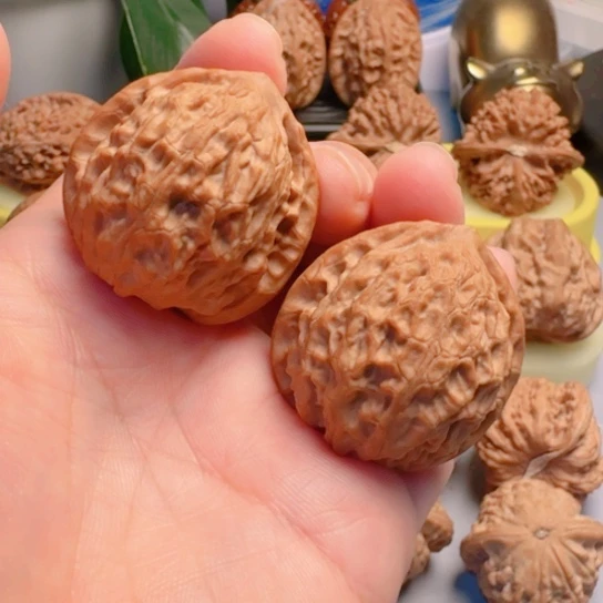 金牛全品无修文玩核桃