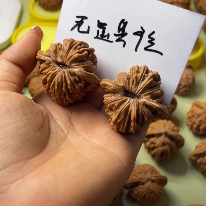 水***叫手把尖雕刻核桃四座楼
