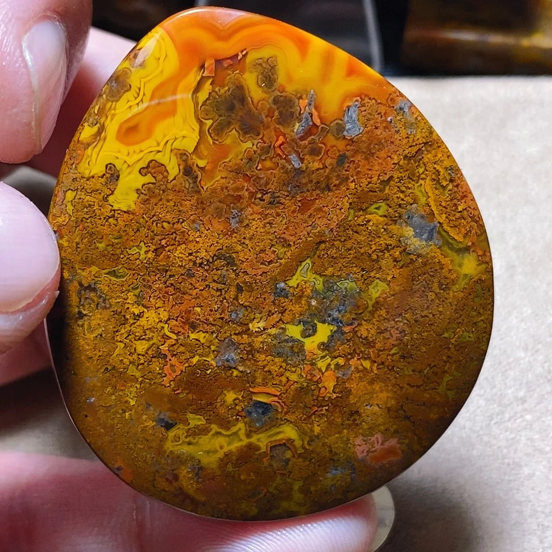 未镶嵌颈饰玛瑙/玉髓木*