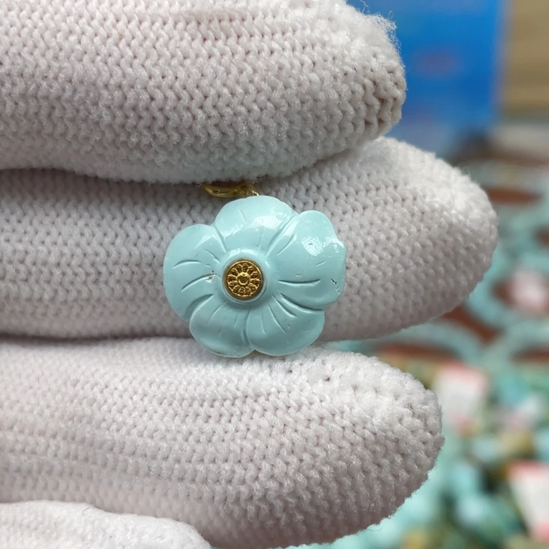 绿松石未镶嵌挂件