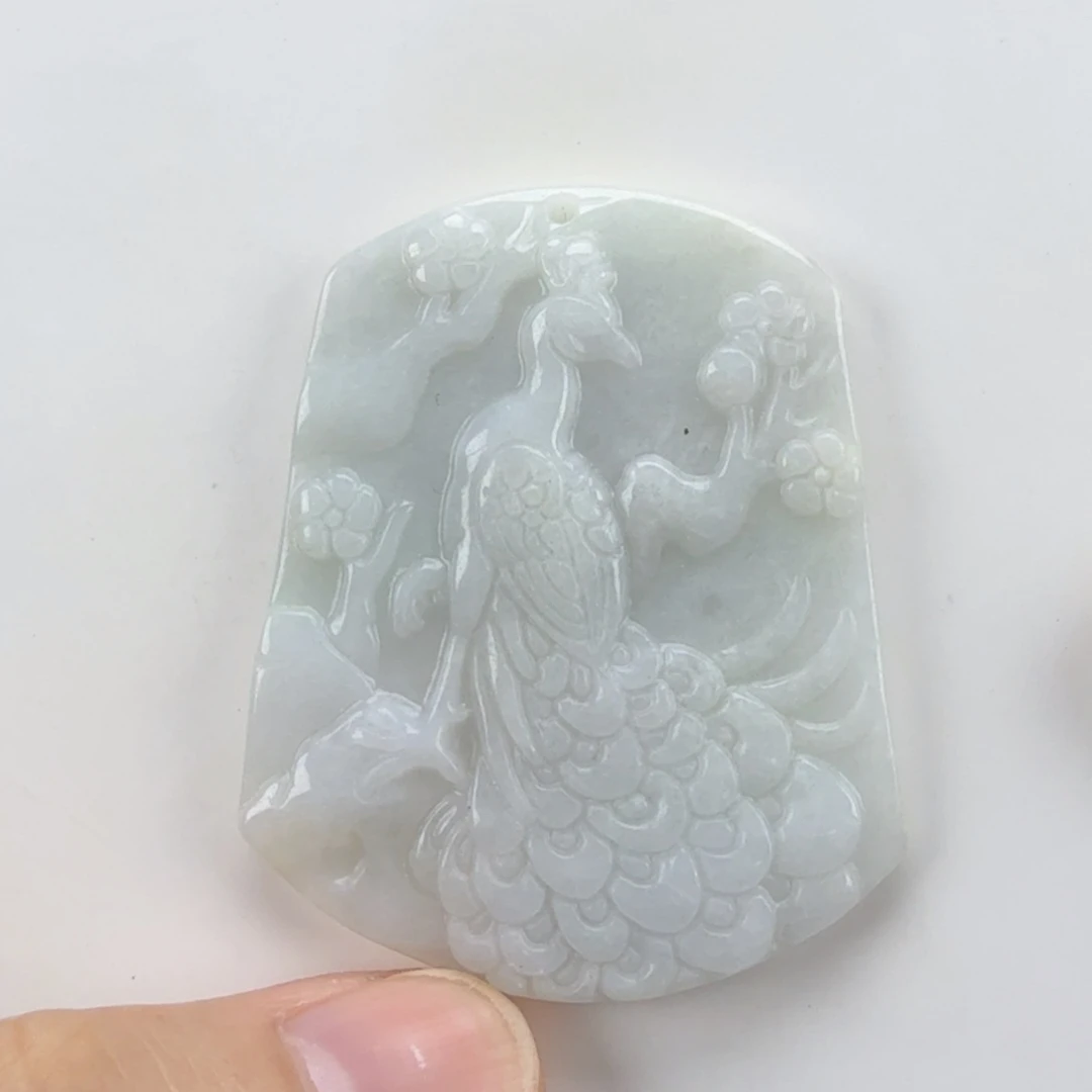 翡翠挂件未镶嵌翡翠