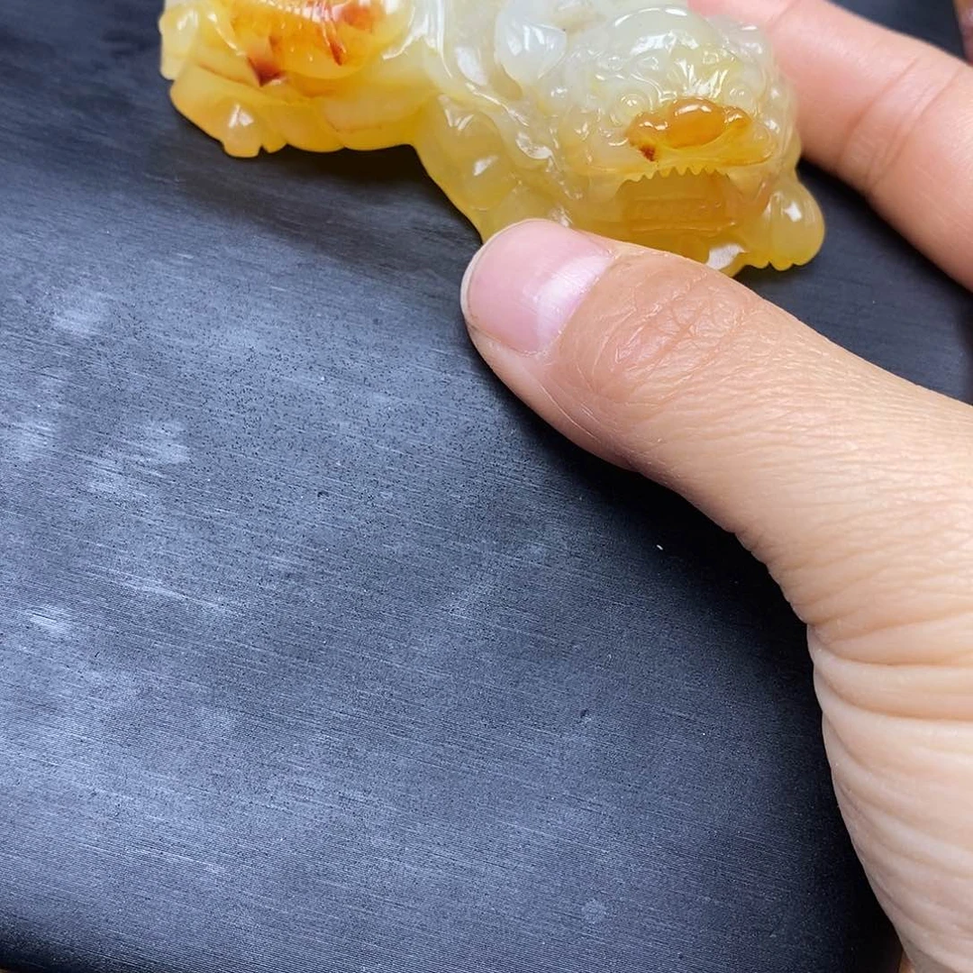 石英质玉（黄龙玉）颈饰未镶嵌