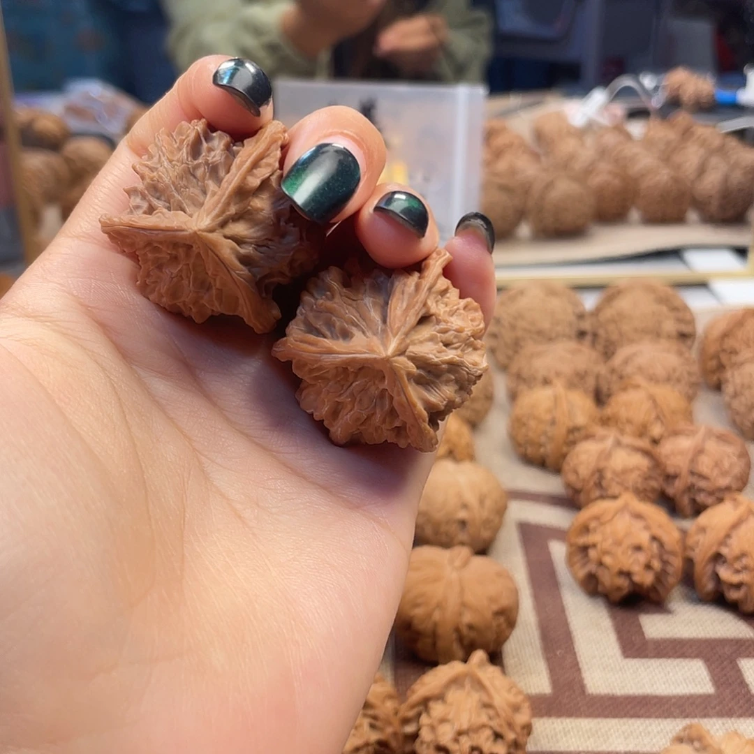 文玩核桃吊坠盘山三棱