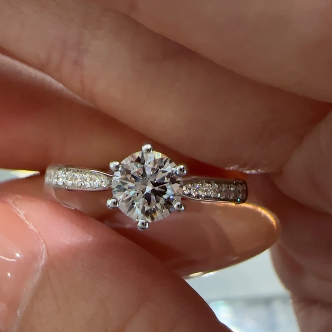 18K金镶嵌实验室培育钻石星光六爪16号圈