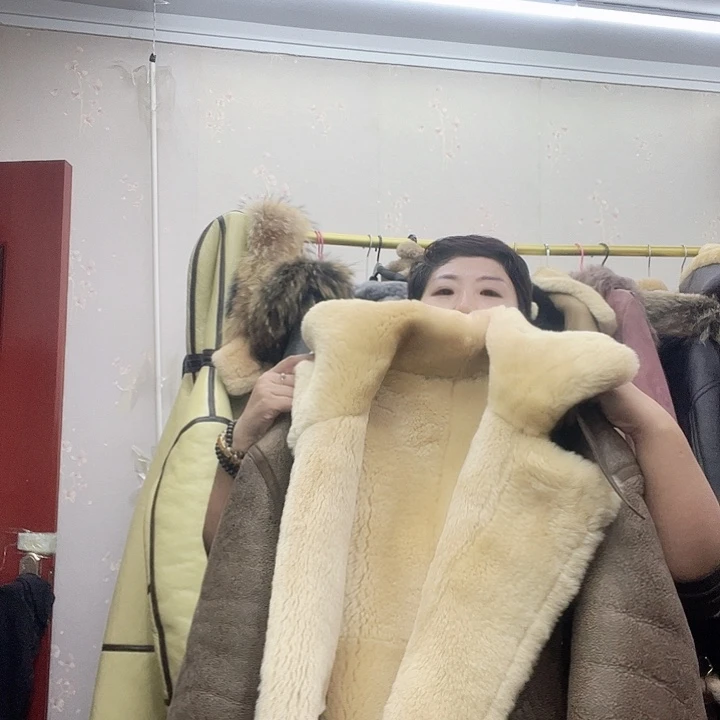 奤*草160斤穿皮毛一体男款